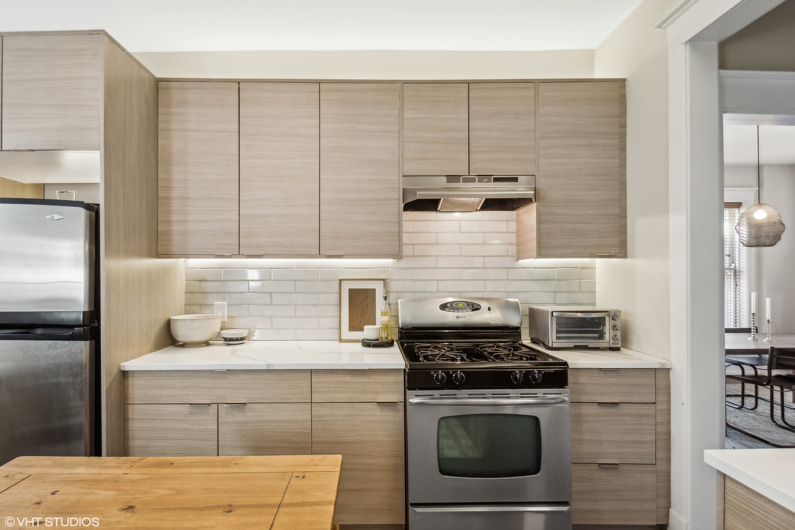 1443 W WAVELAND Avenue Unit: 1