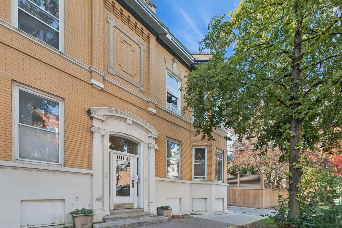 1443 W WAVELAND Avenue Unit: 1