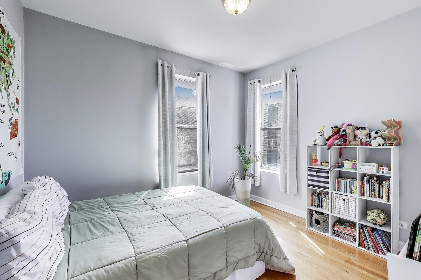 3215 W Sunnyside Avenue Unit: 2-A