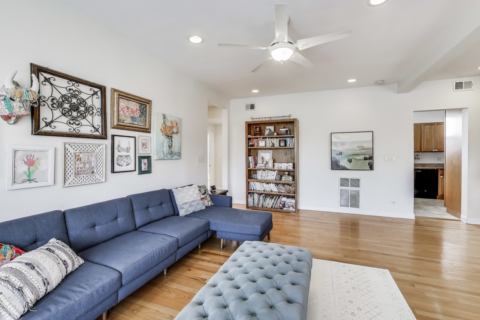 3215 W Sunnyside Avenue Unit: 2-A