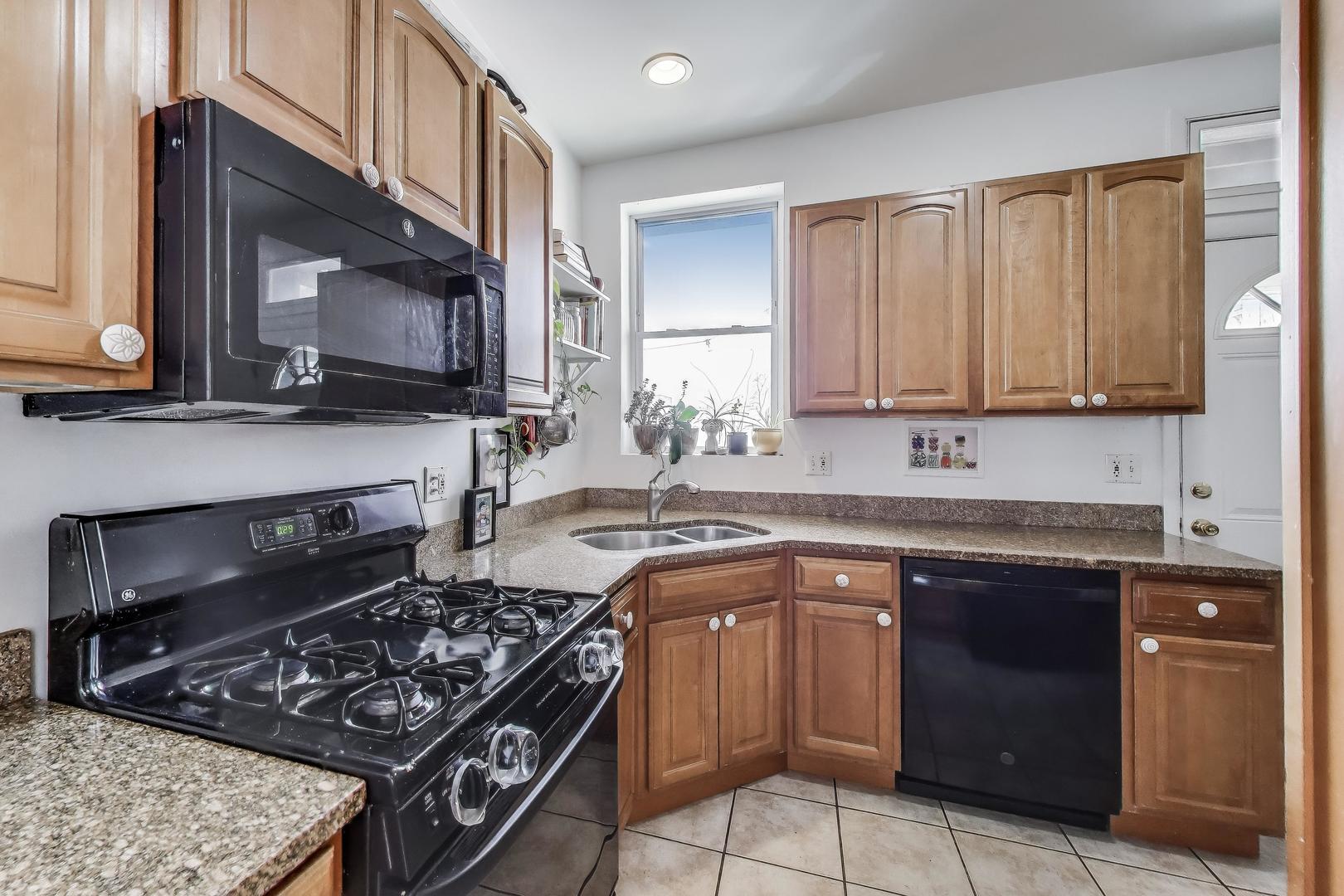 3215 W Sunnyside Avenue Unit: 2-A