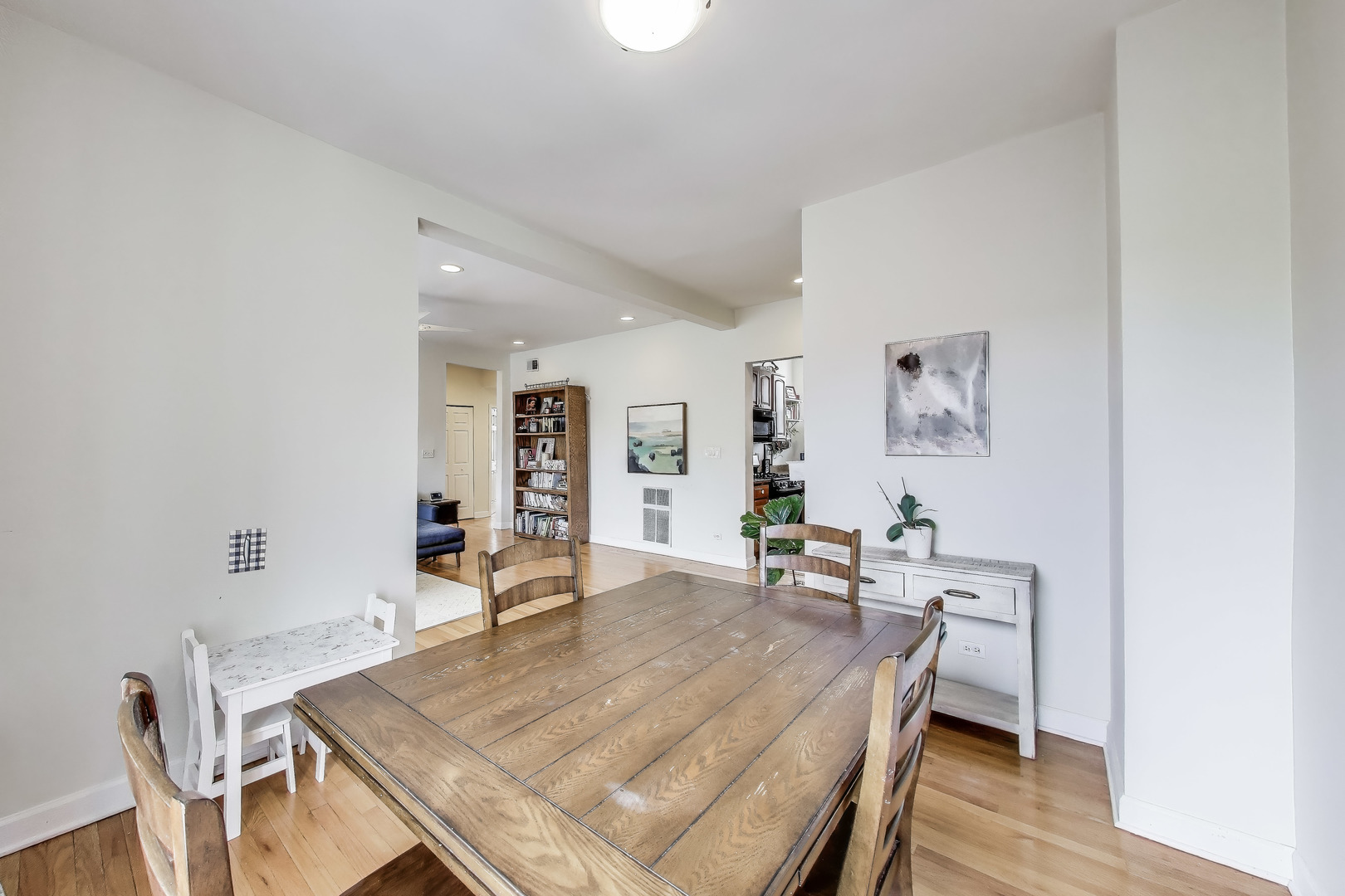 3215 W Sunnyside Avenue Unit: 2-A