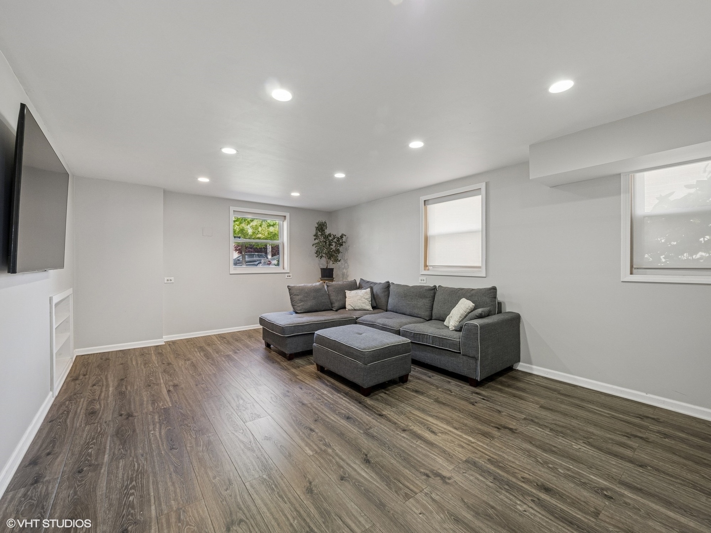 8721 Saint Louis Avenue