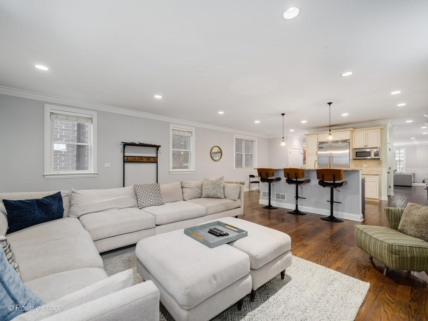 3716 N Kenmore Avenue Unit: 1