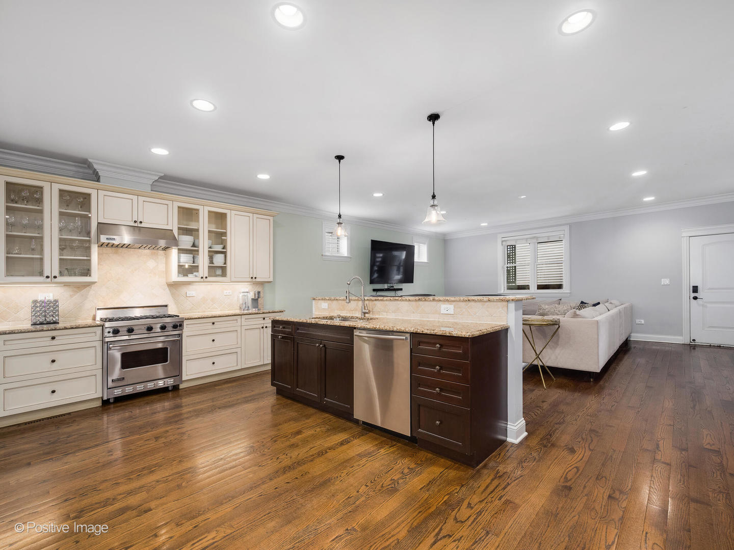 3716 N Kenmore Avenue Unit: 1