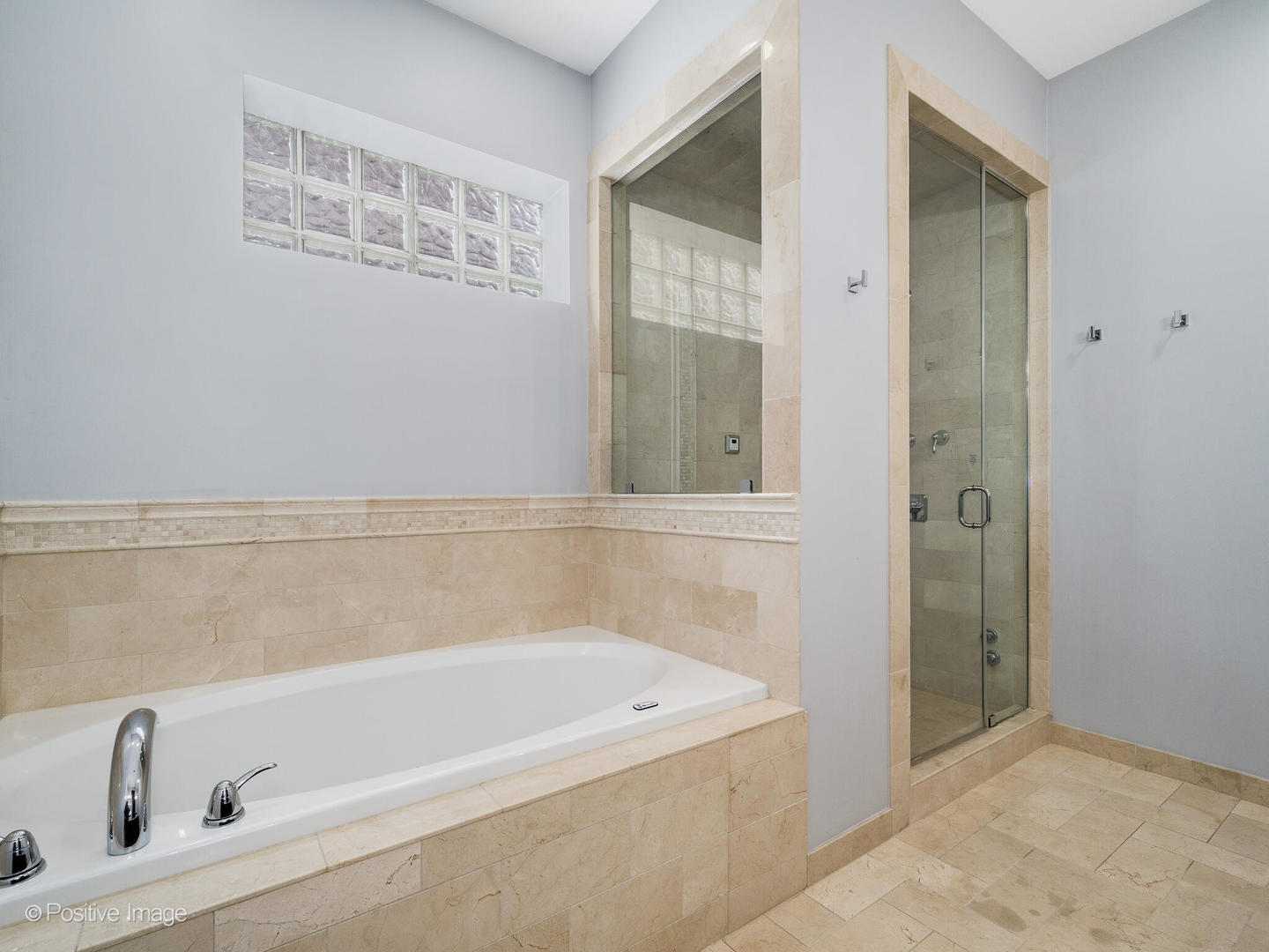 3716 N Kenmore Avenue Unit: 1