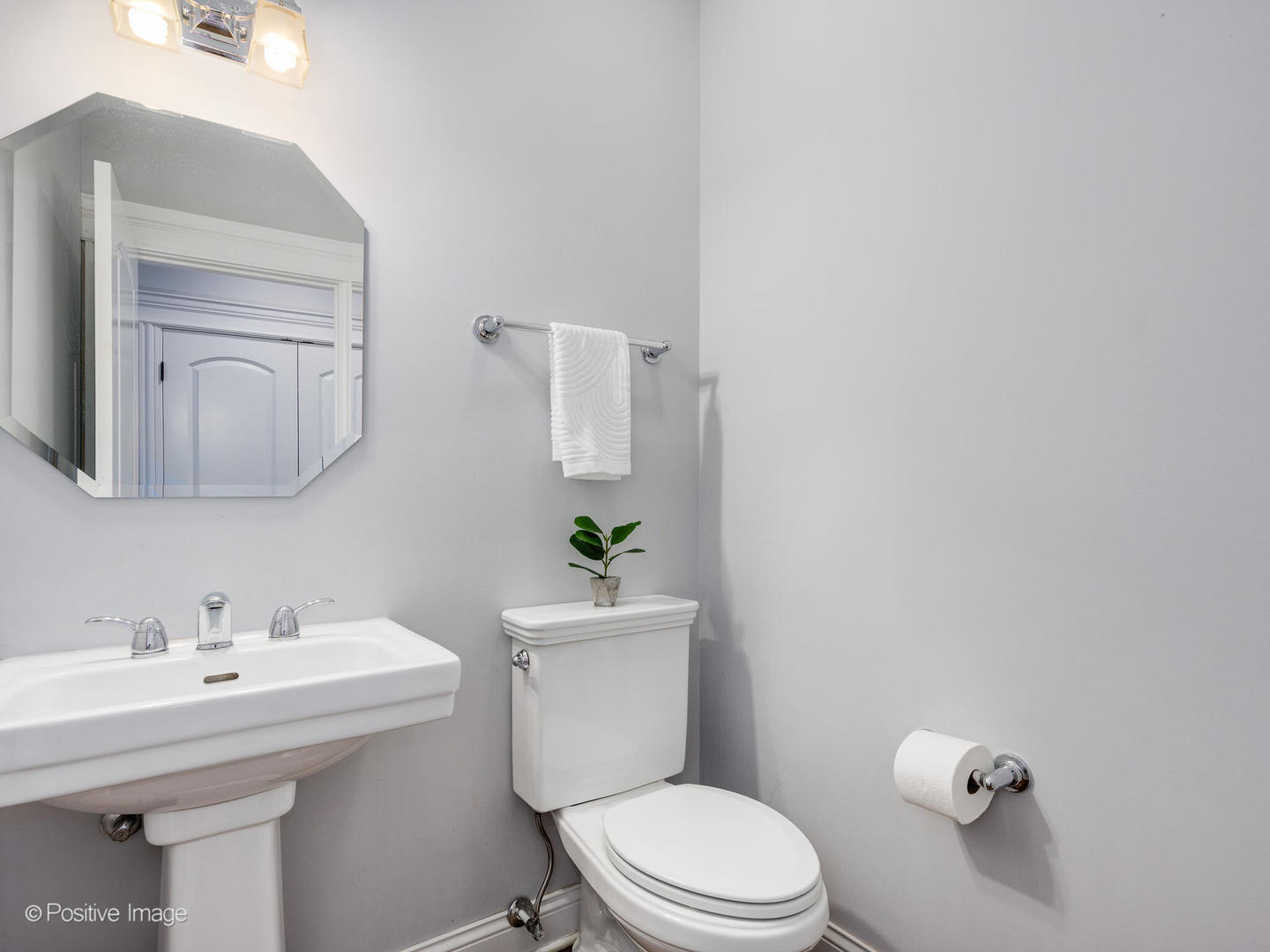 3716 N Kenmore Avenue Unit: 1