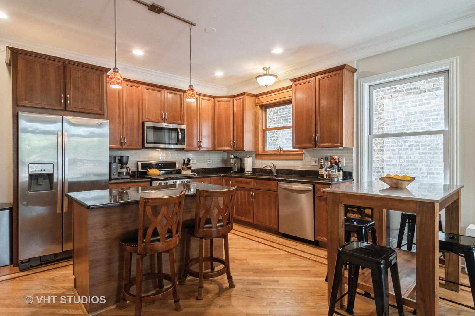 4933 N Winthrop Avenue Unit: 2S