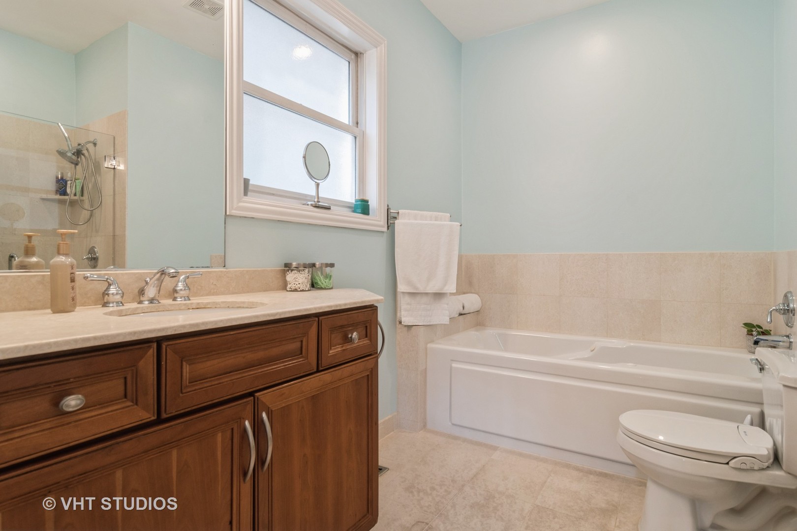4933 N Winthrop Avenue Unit: 2S
