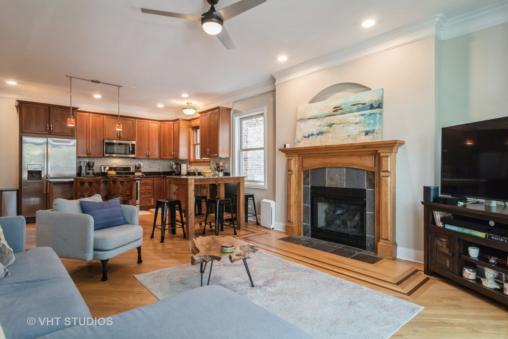 4933 N Winthrop Avenue Unit: 2S