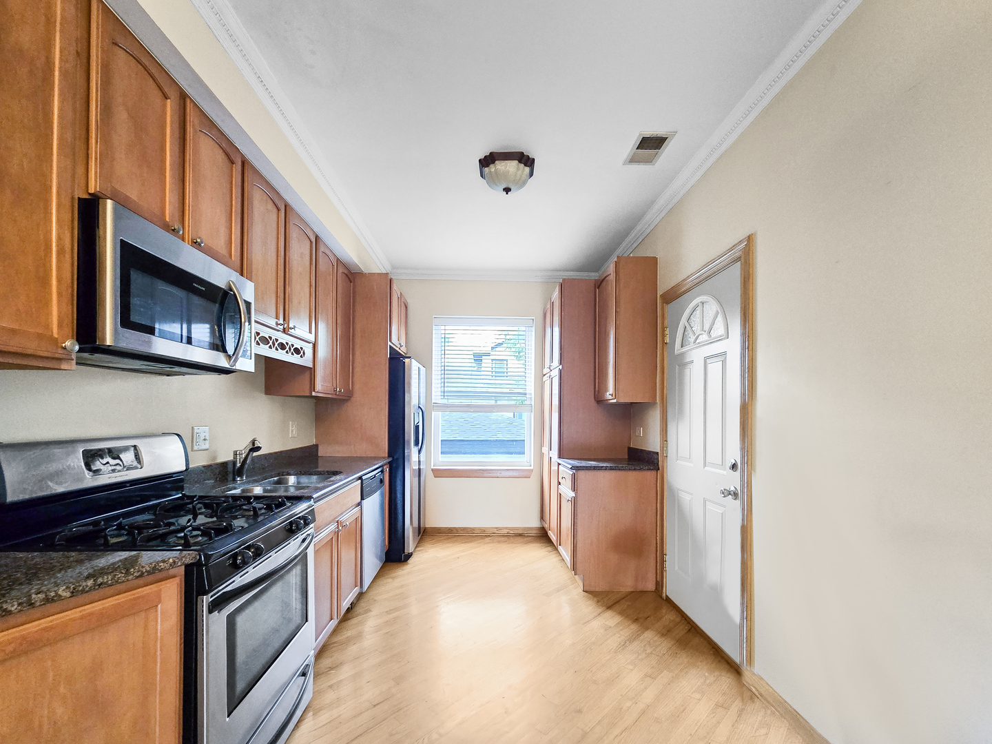 4904 N Drake Avenue Unit: 1W