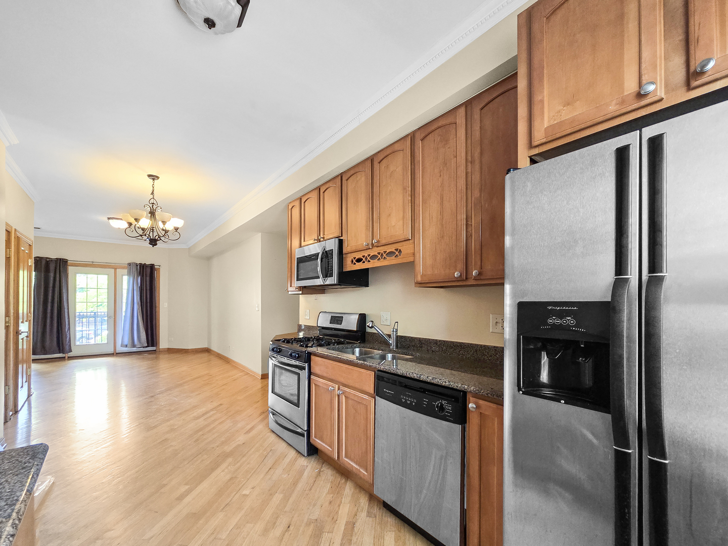 4904 N Drake Avenue Unit: 1W