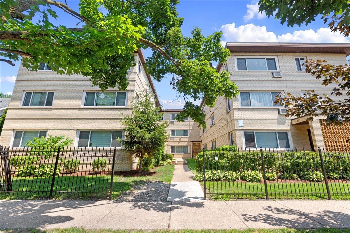 6719 N Hermitage Avenue Unit: 4C