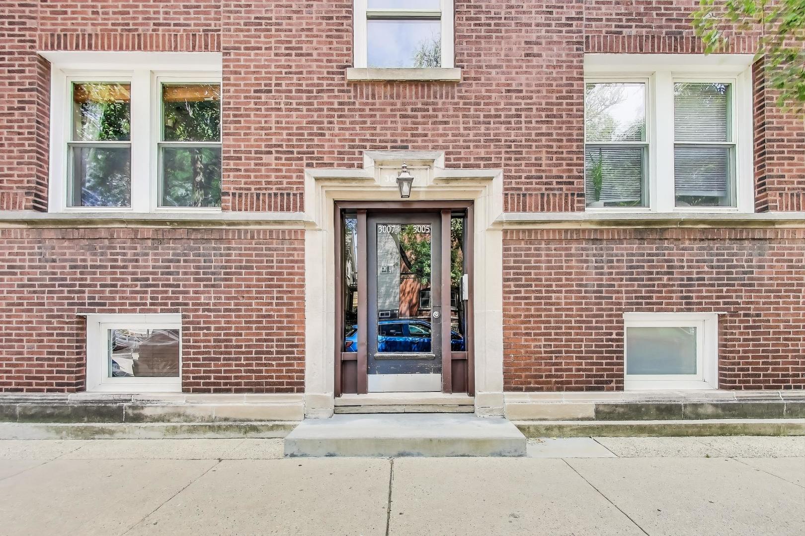 3005 N Clifton Avenue Unit: 201