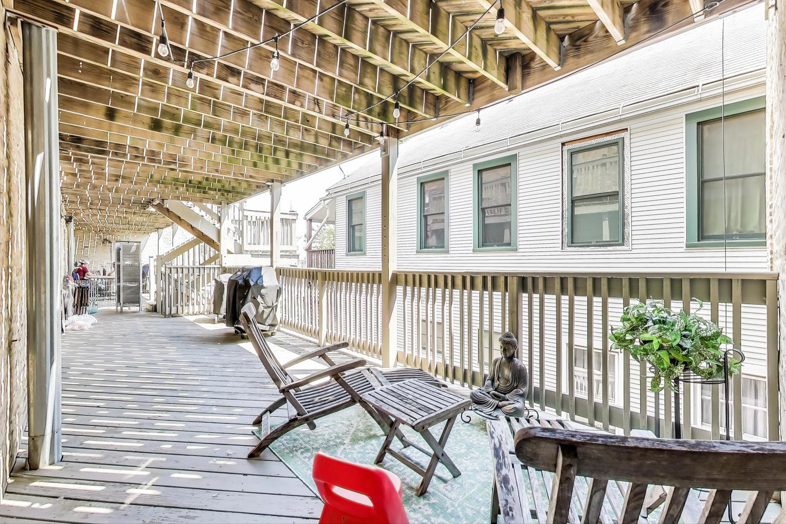 3005 N Clifton Avenue Unit: 201