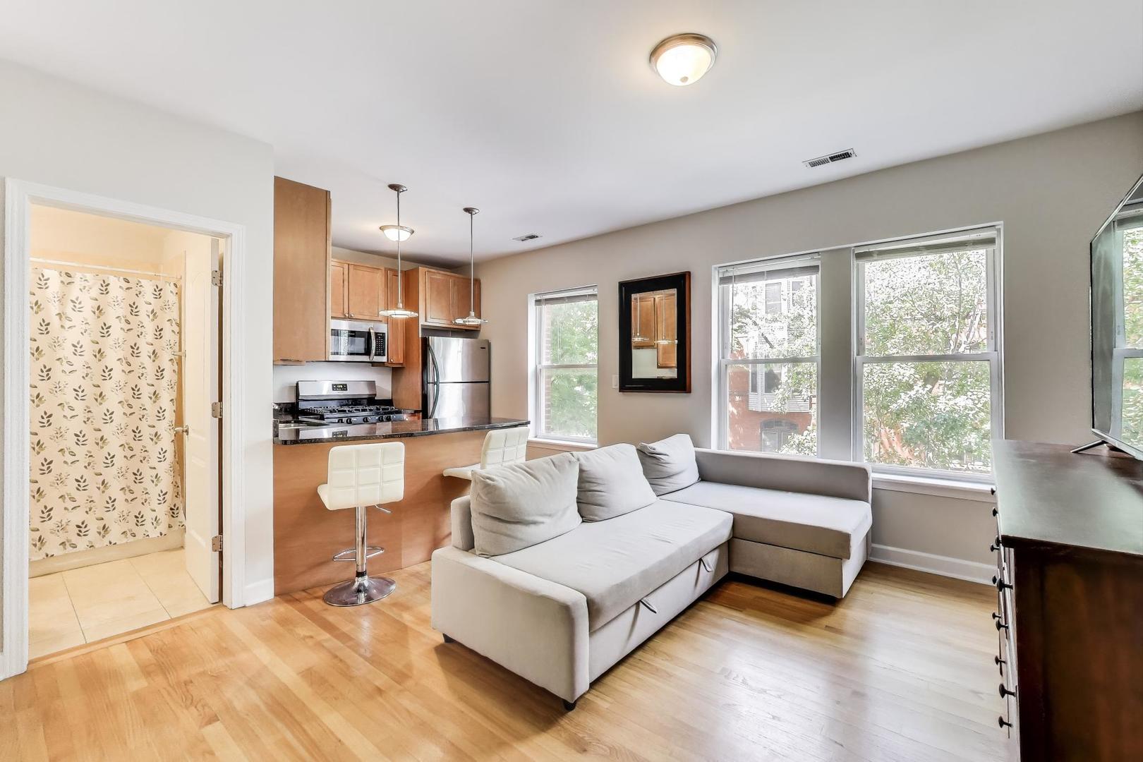 3005 N Clifton Avenue Unit: 201