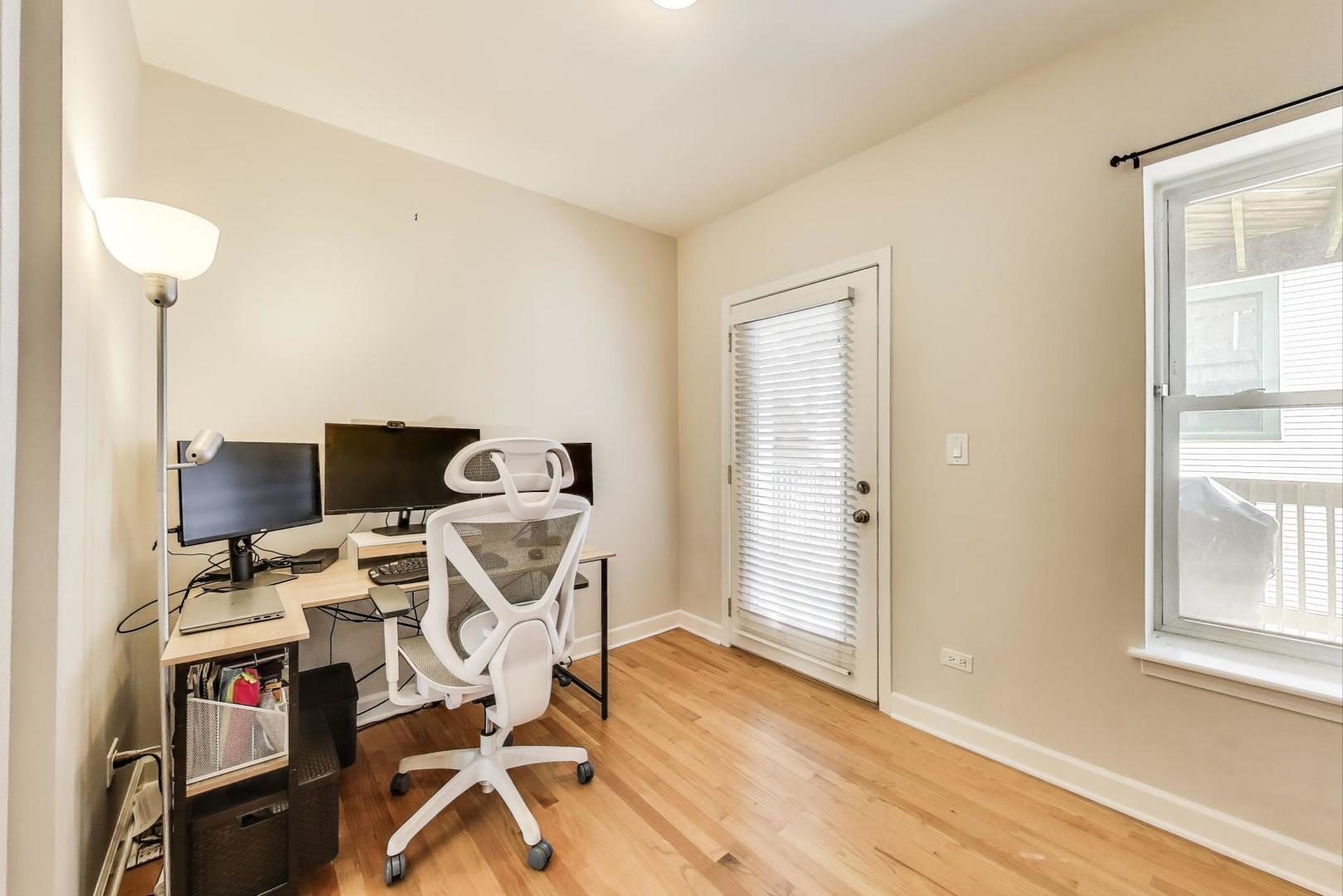 3005 N Clifton Avenue Unit: 201