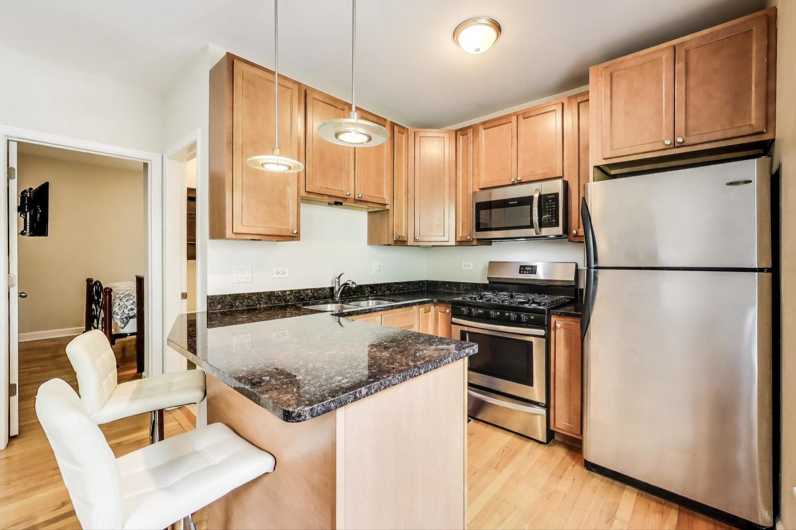 3005 N Clifton Avenue Unit: 201