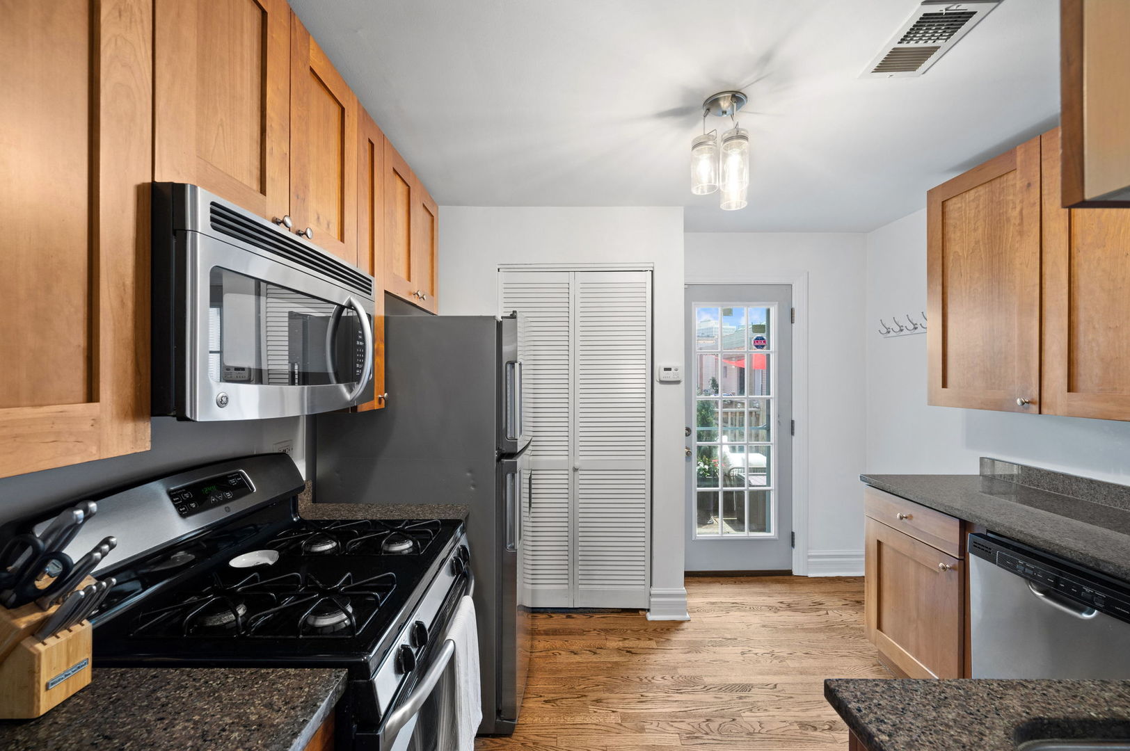 3747 N Fremont Street Unit: 3