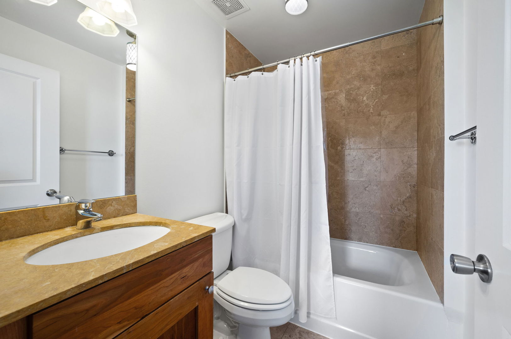 3747 N Fremont Street Unit: 3