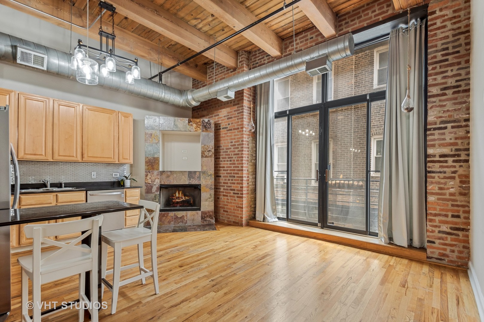 2735 W Armitage Avenue Unit: 108