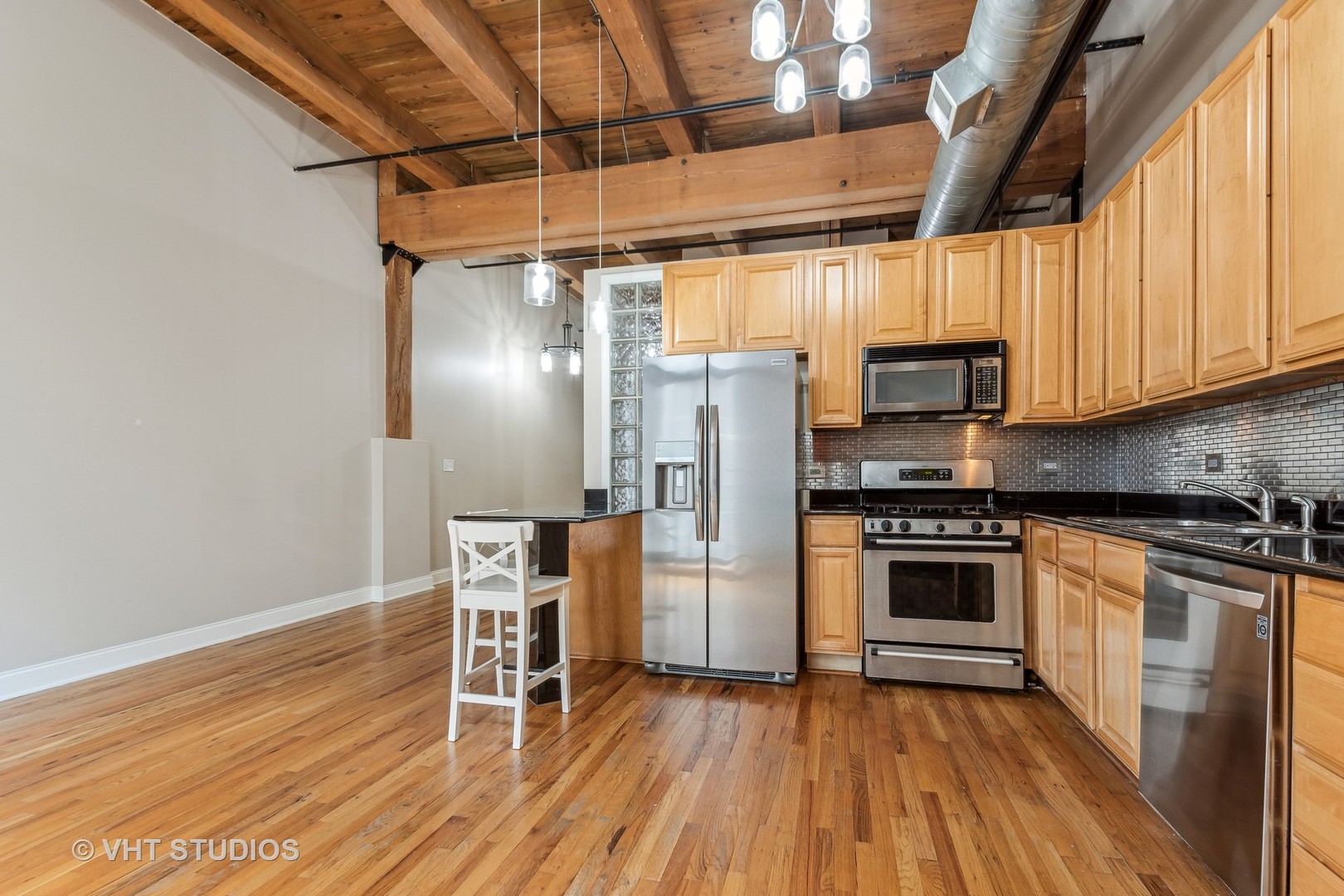 2735 W Armitage Avenue Unit: 108