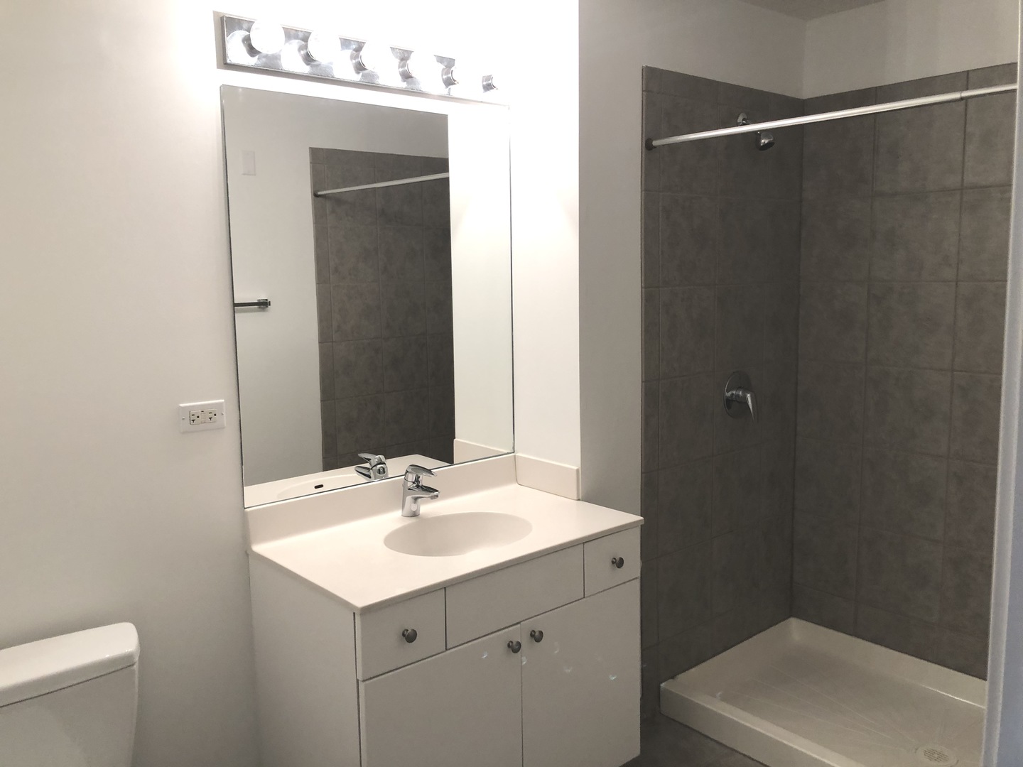 235 W Van Buren Street Unit: 3304