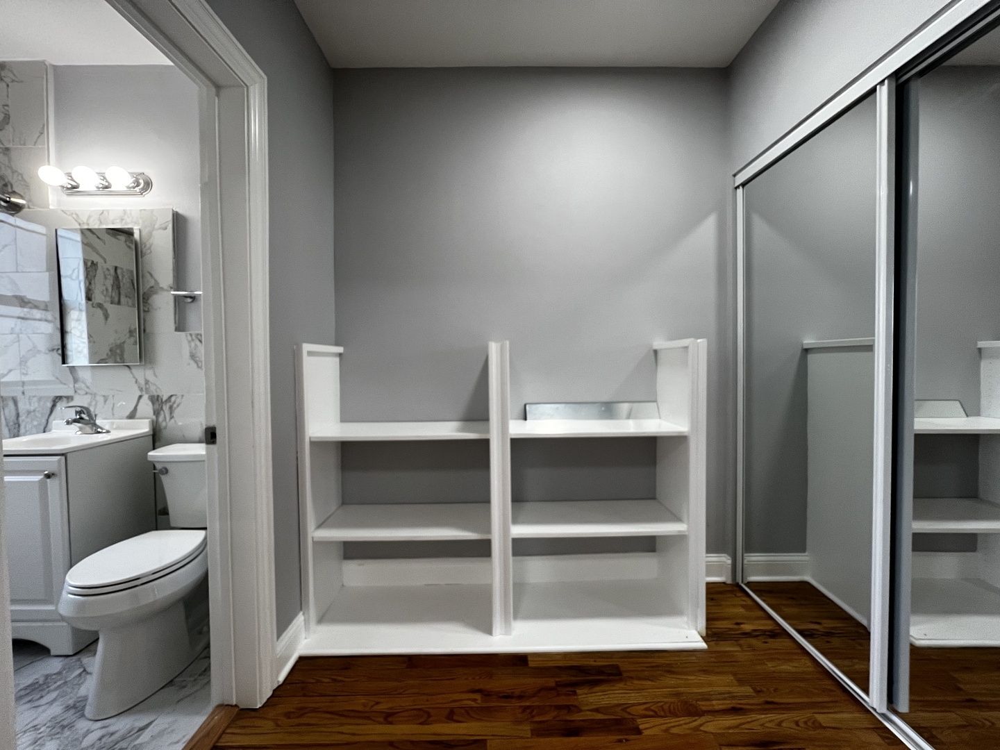 4427 N Seeley Avenue Unit: 304