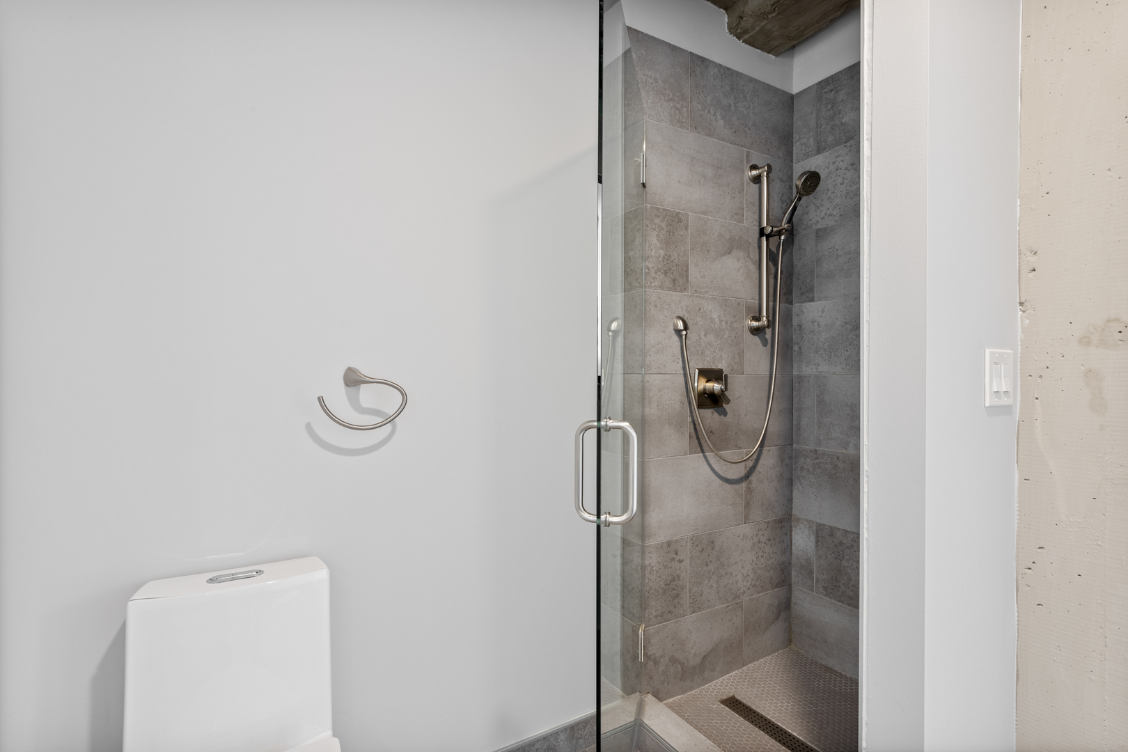 7645 N SHERIDAN Road Unit: 208