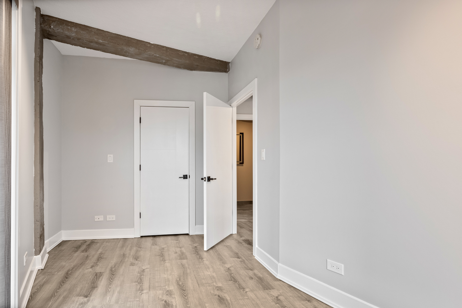 7645 N SHERIDAN Road Unit: 208