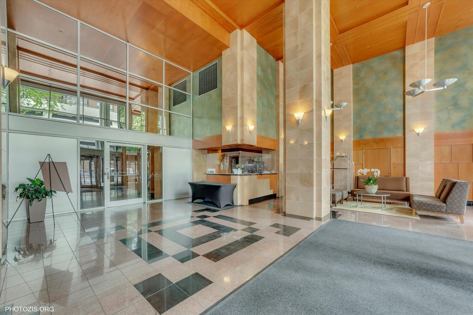 1122 N Clark Street Unit: 1405