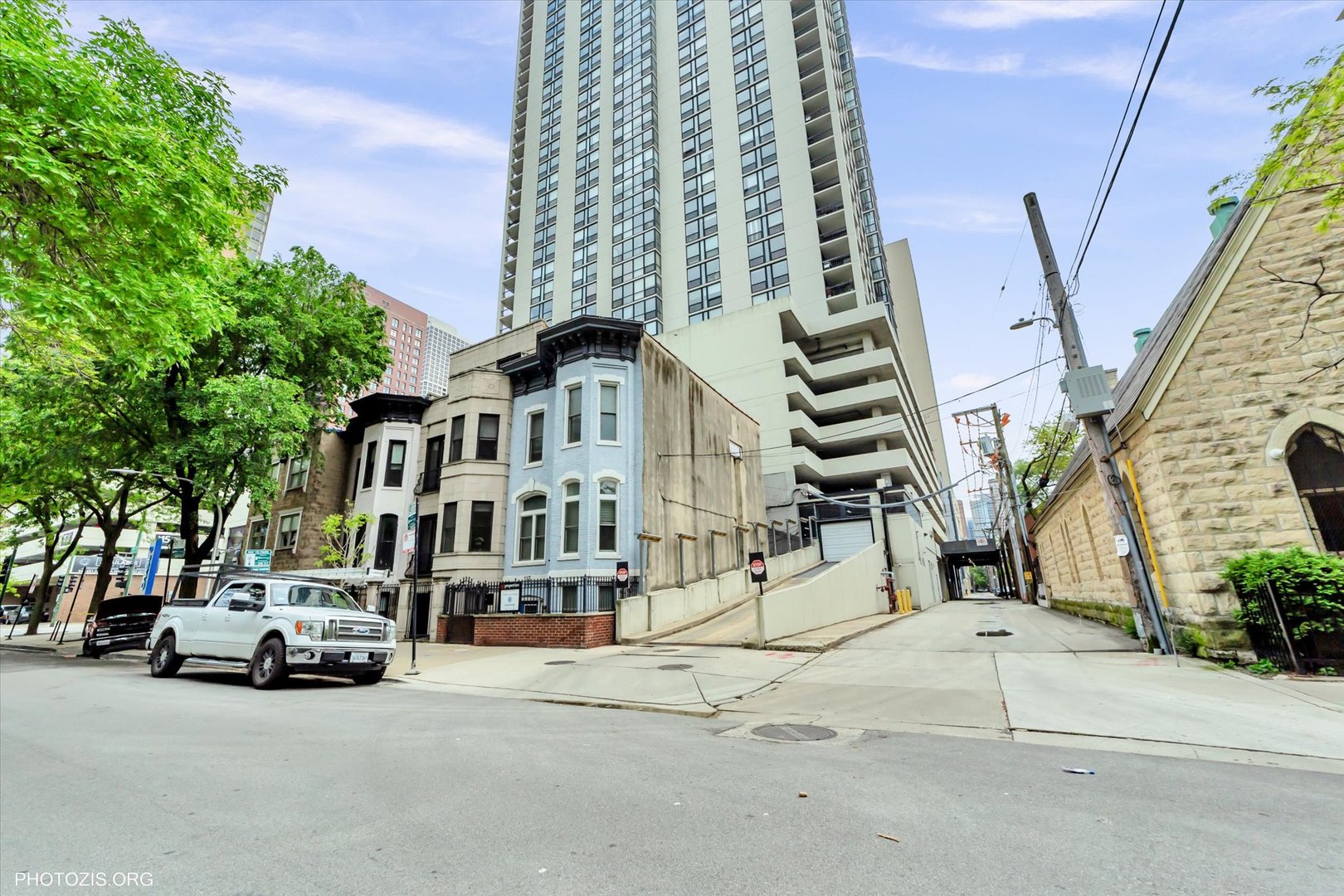 1122 N Clark Street Unit: 1405
