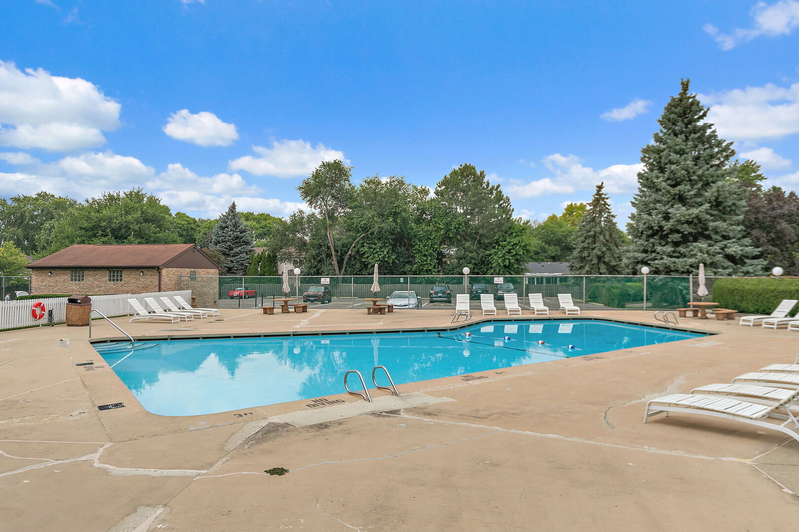 2620 N Windsor Drive Unit: 204