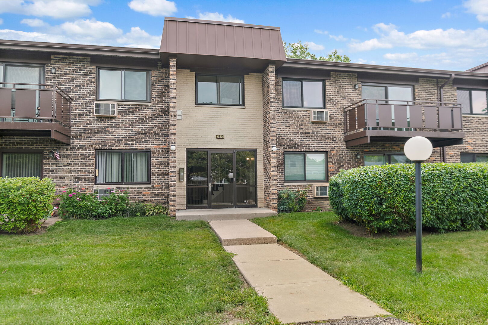 2620 N Windsor Drive Unit: 204