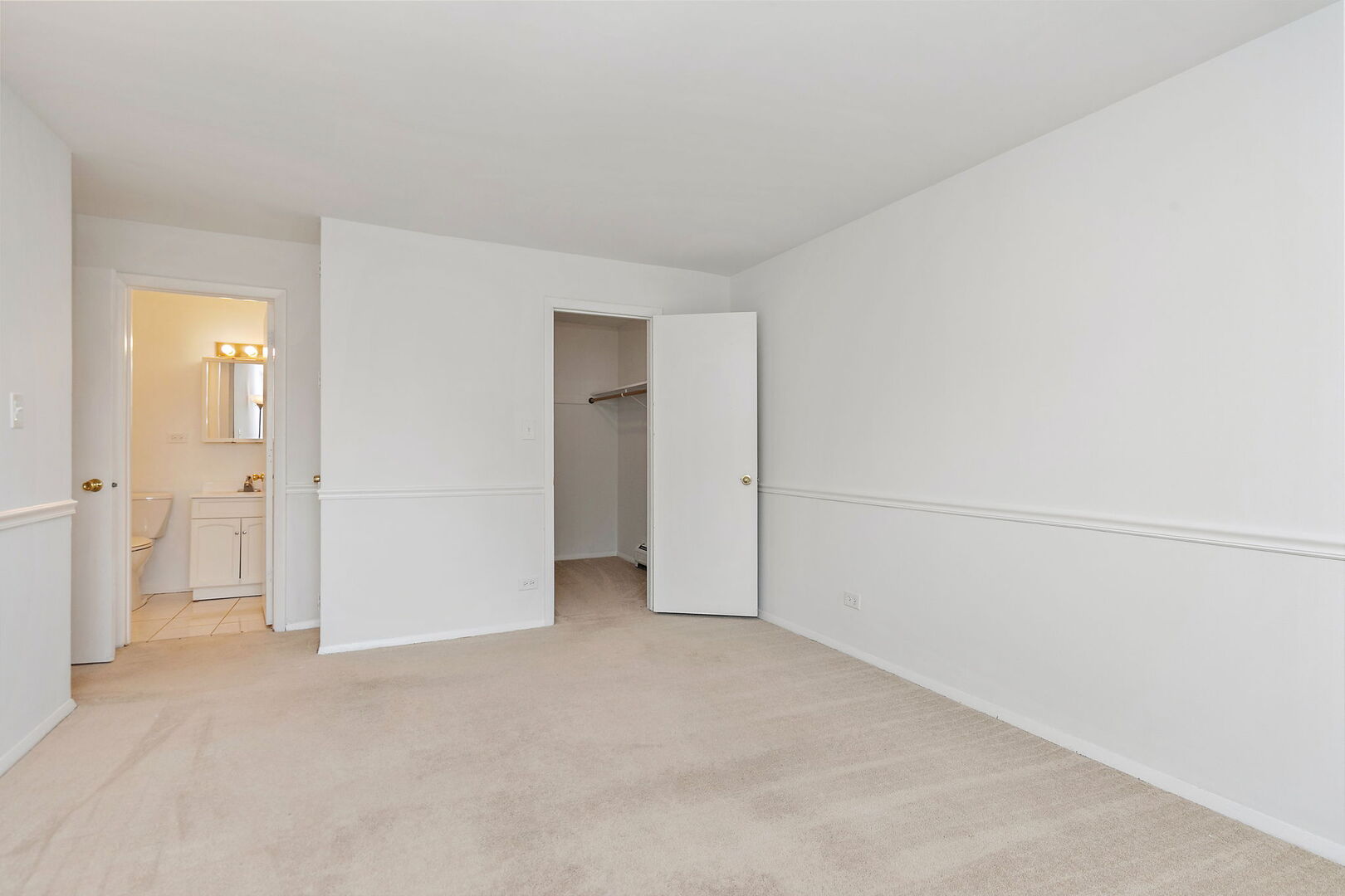 2620 N Windsor Drive Unit: 204