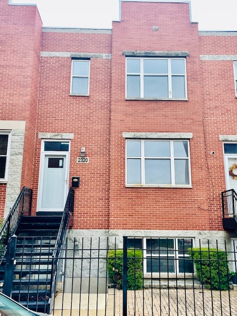 2320 W Flournoy Street Unit: G