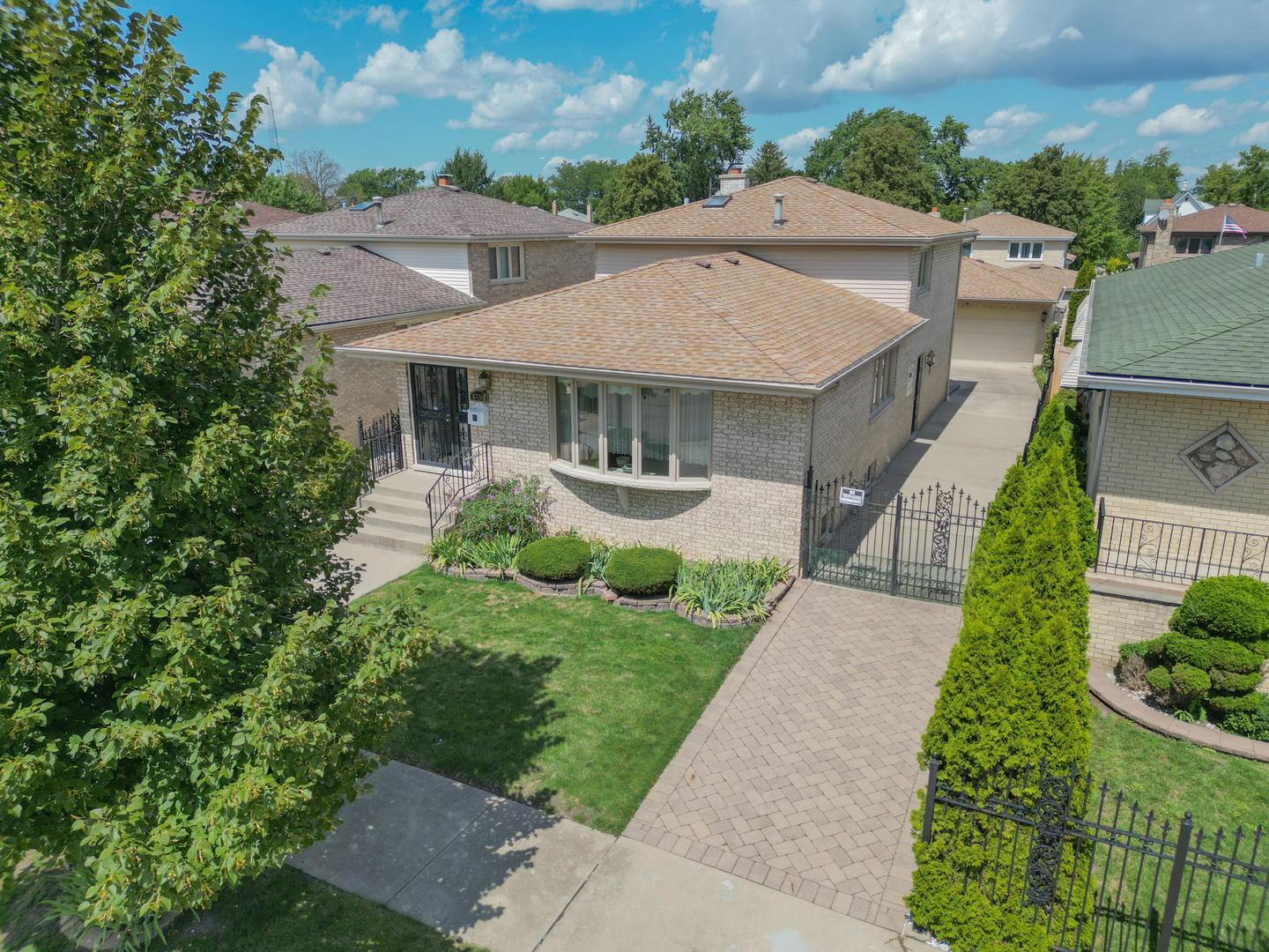 6730 W Berenice Avenue