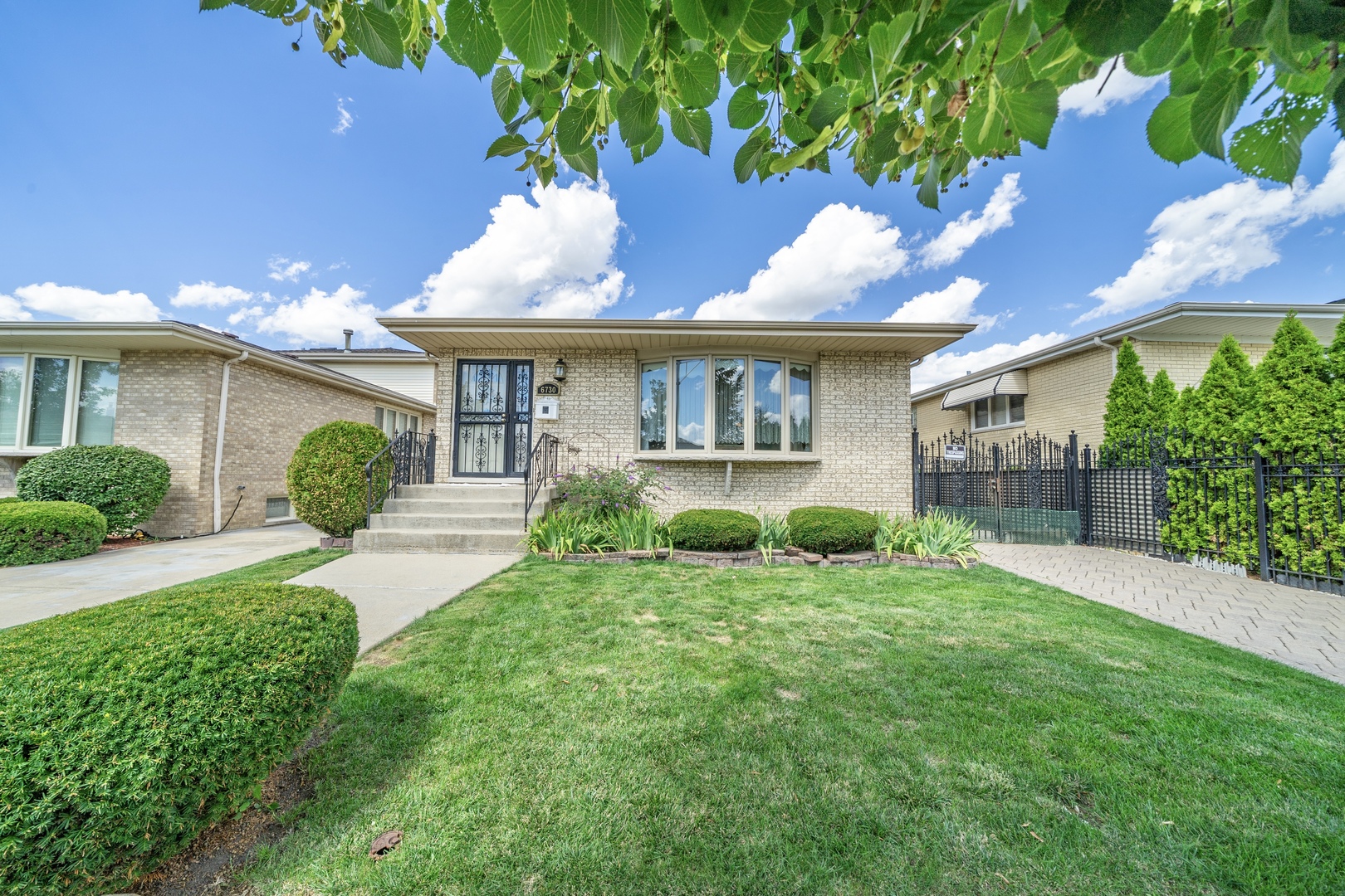 6730 W Berenice Avenue