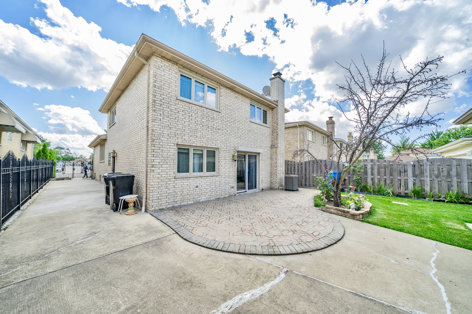 6730 W Berenice Avenue