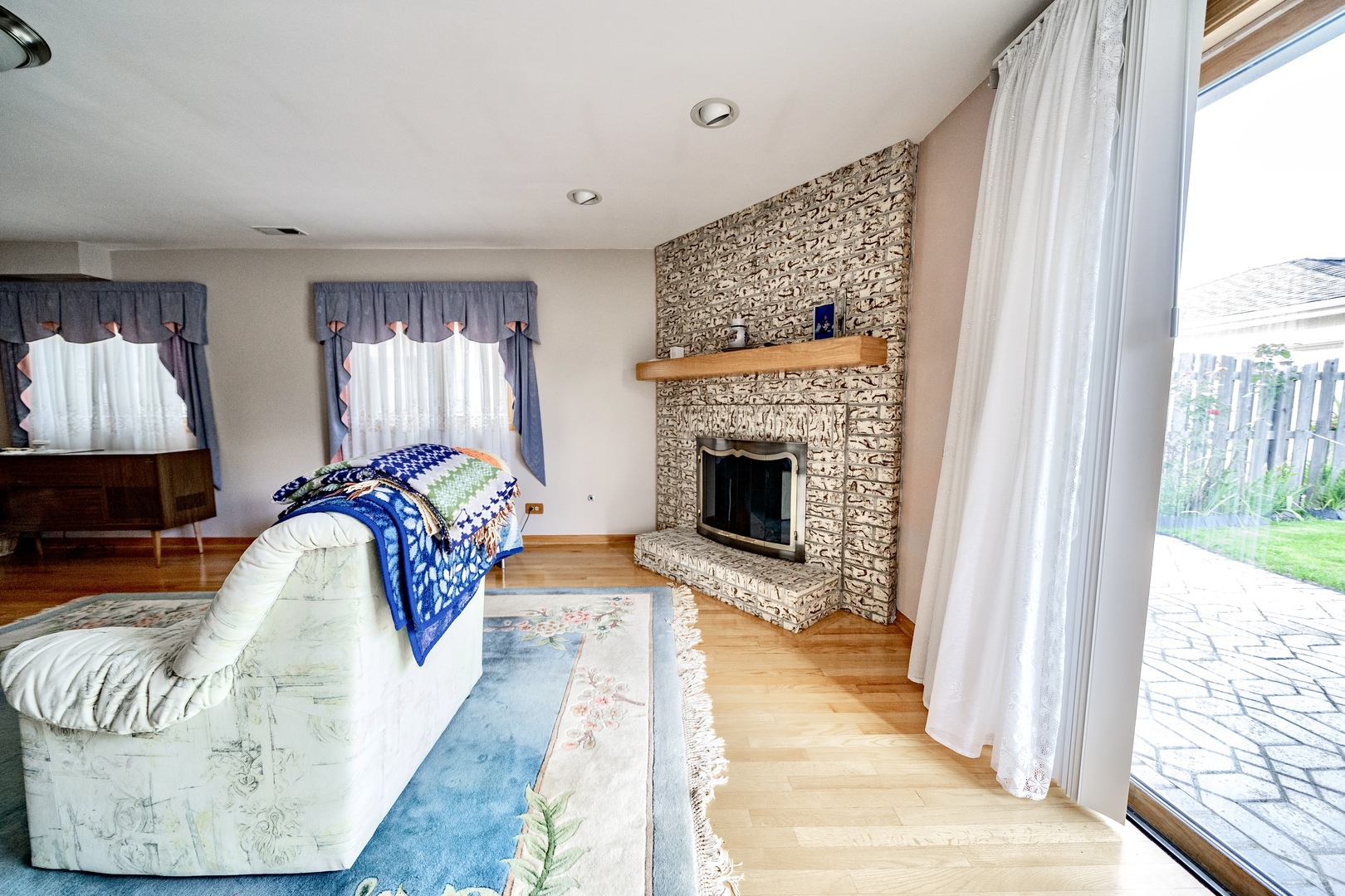 6730 W Berenice Avenue