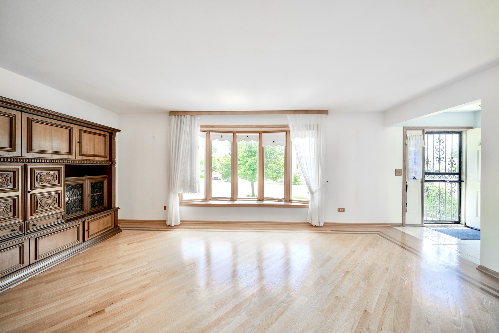 6730 W Berenice Avenue