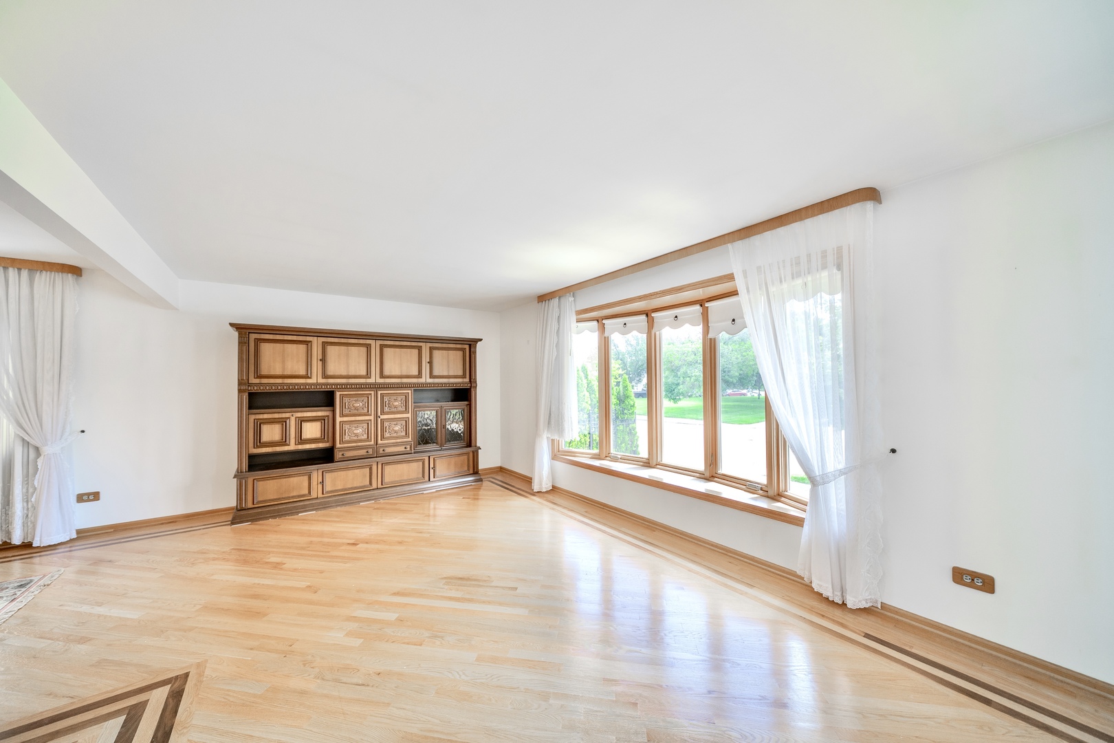 6730 W Berenice Avenue