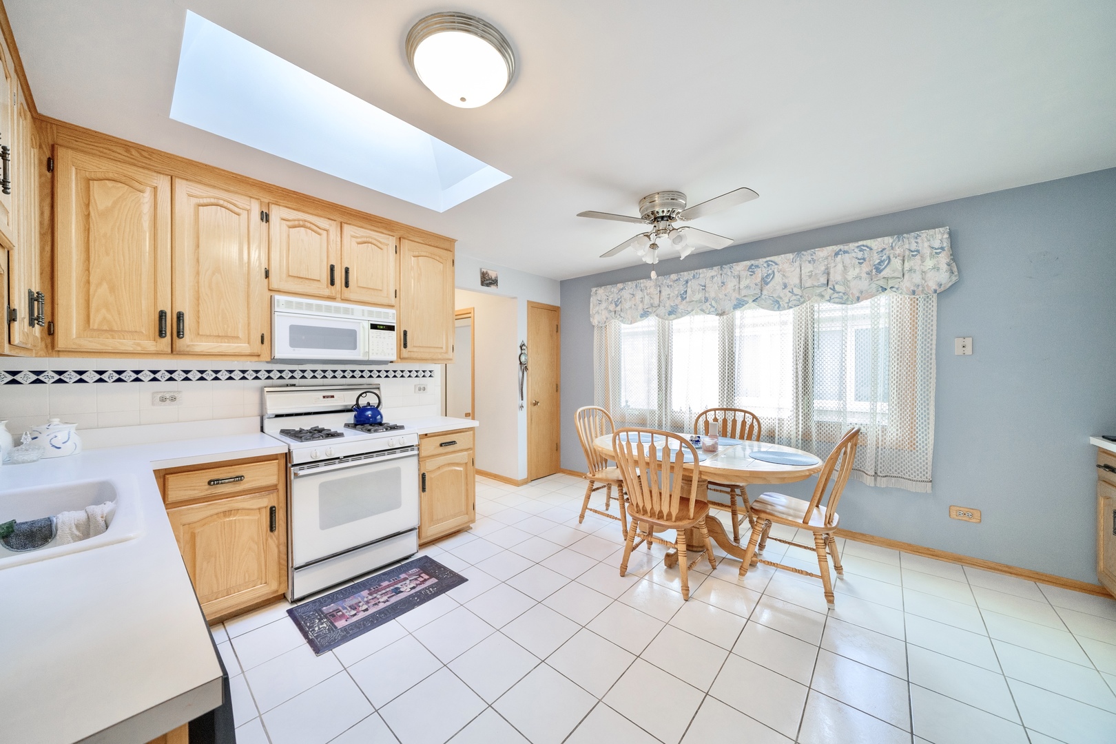 6730 W Berenice Avenue