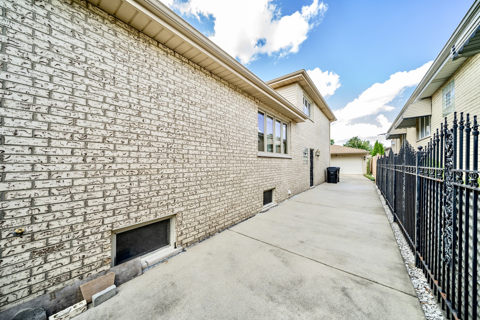 6730 W Berenice Avenue