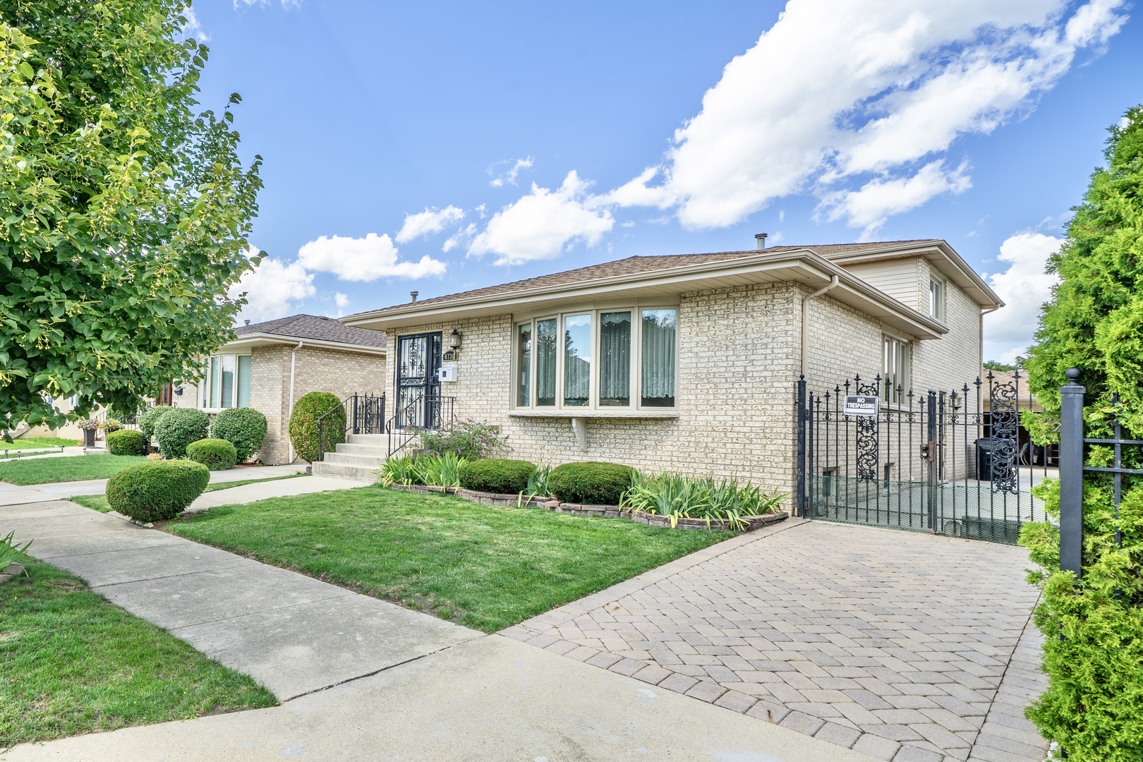 6730 W Berenice Avenue