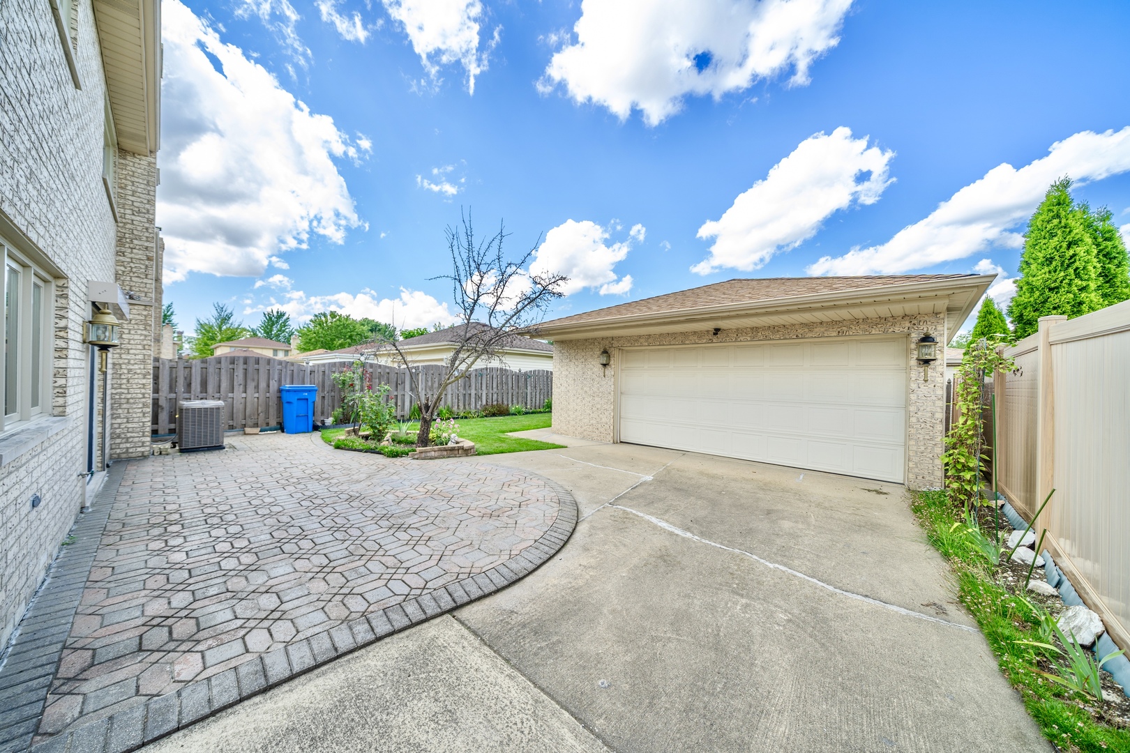 6730 W Berenice Avenue