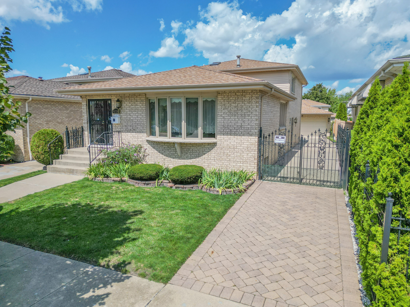 6730 W Berenice Avenue