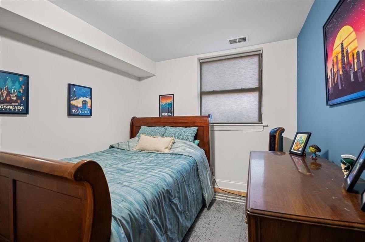 5935 N Magnolia Avenue Unit: 1