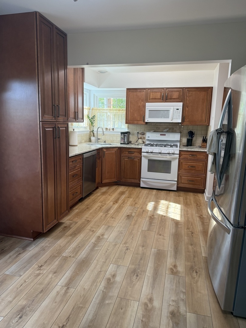 1304 DERBY Lane Unit: 1304