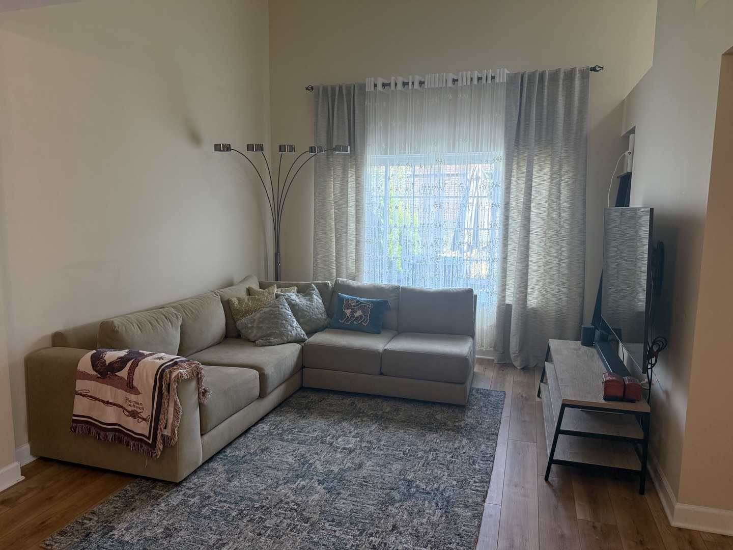 1304 DERBY Lane Unit: 1304